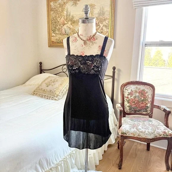 black lace slip dress - Picture 2 of 3